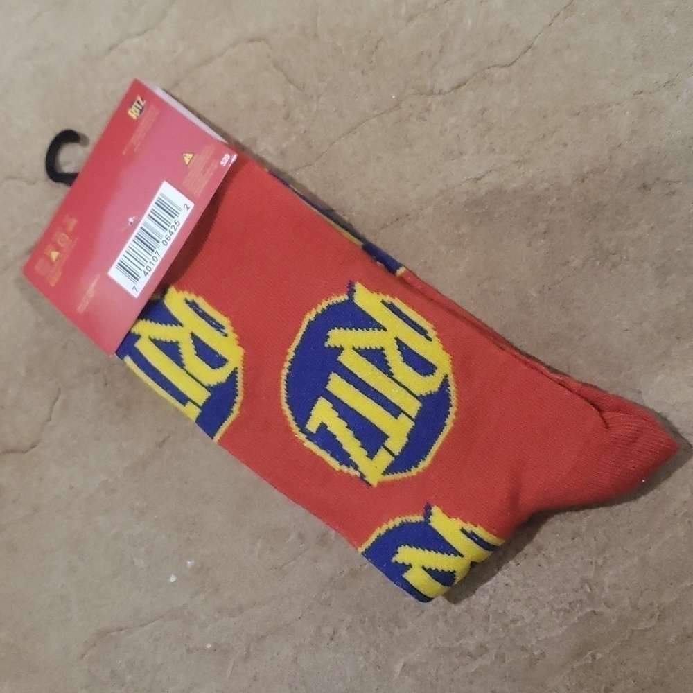 4/$25 Ritz Cracker Novelty Crew Socks Unisex New - Picture 5 of 8
